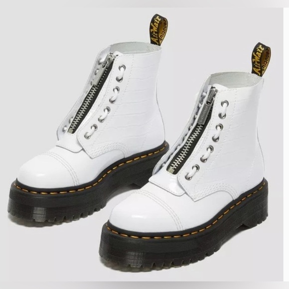 Dr. Martens Sinclair Platform Bootie (Women) Sz 8 NWOB - Picture 15 of 15